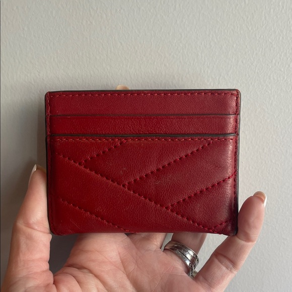 Tory Burch Red Quilted Leather Card Holder with Gold Logo - Picture 2 of 6